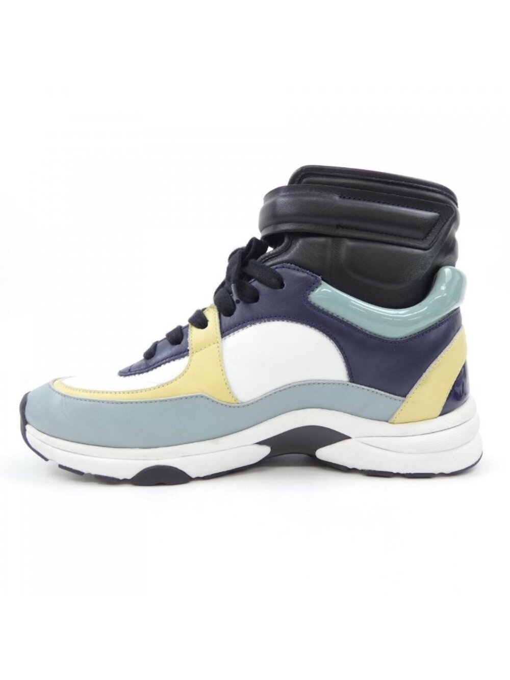 Chanel Sneakers Navy - Picture 2 of 6